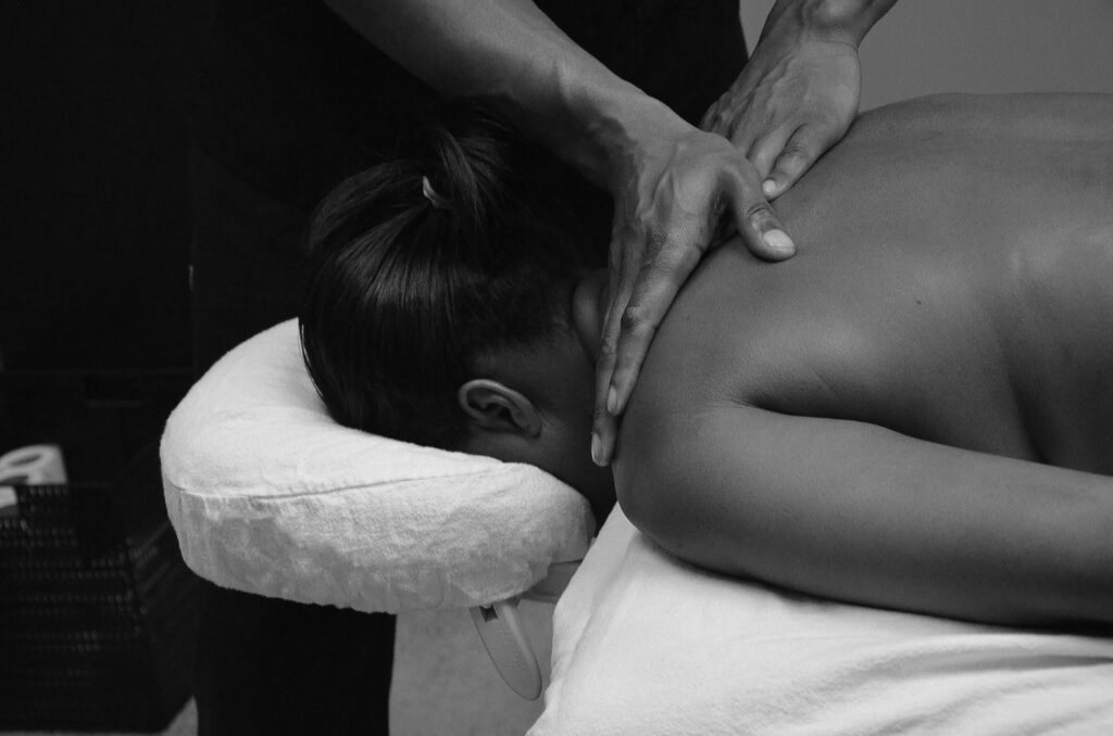 Thai Back, Head & Shoulder Massage - Siam Massage Therapy